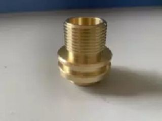 Mosadzný Tee adaptér